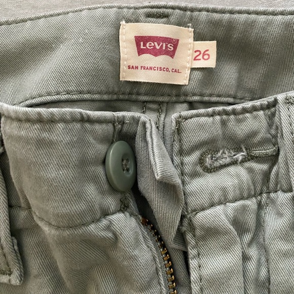 Levi’s High-Waisted Cargo Pants Size 26 - Picture 4 of 4